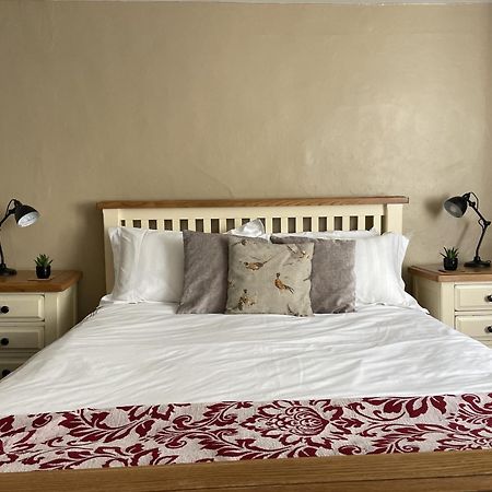 White Hart Hotel Wiveliscombe Номер фото