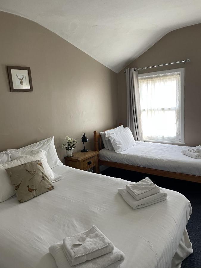 White Hart Hotel Wiveliscombe Номер фото