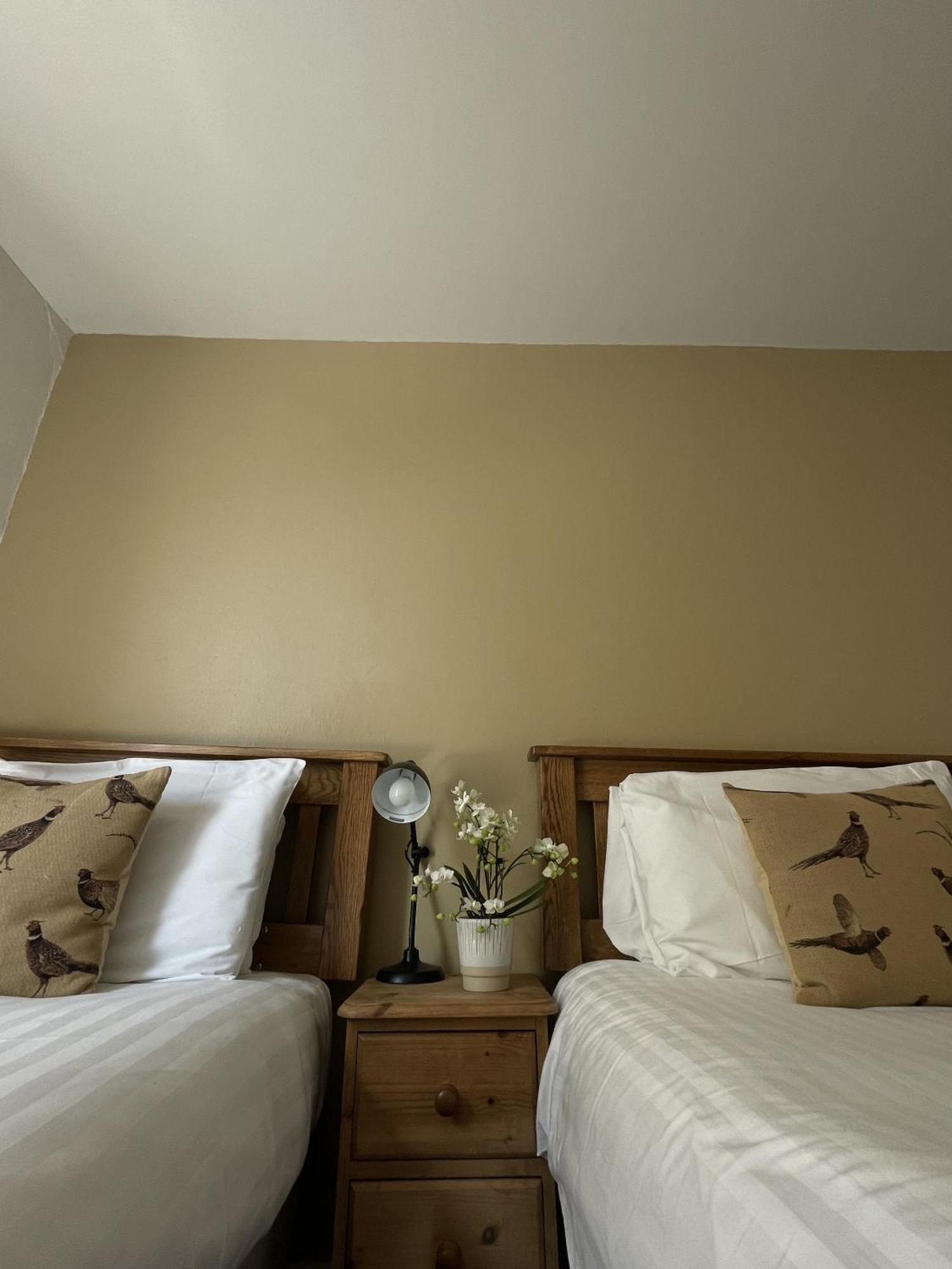 White Hart Hotel Wiveliscombe Номер фото