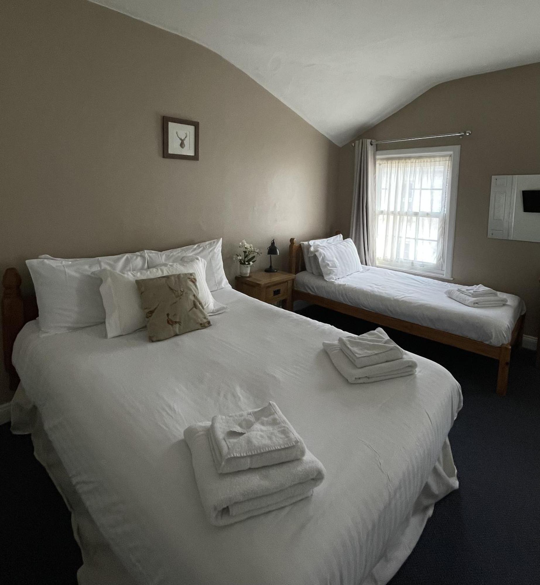 White Hart Hotel Wiveliscombe Номер фото